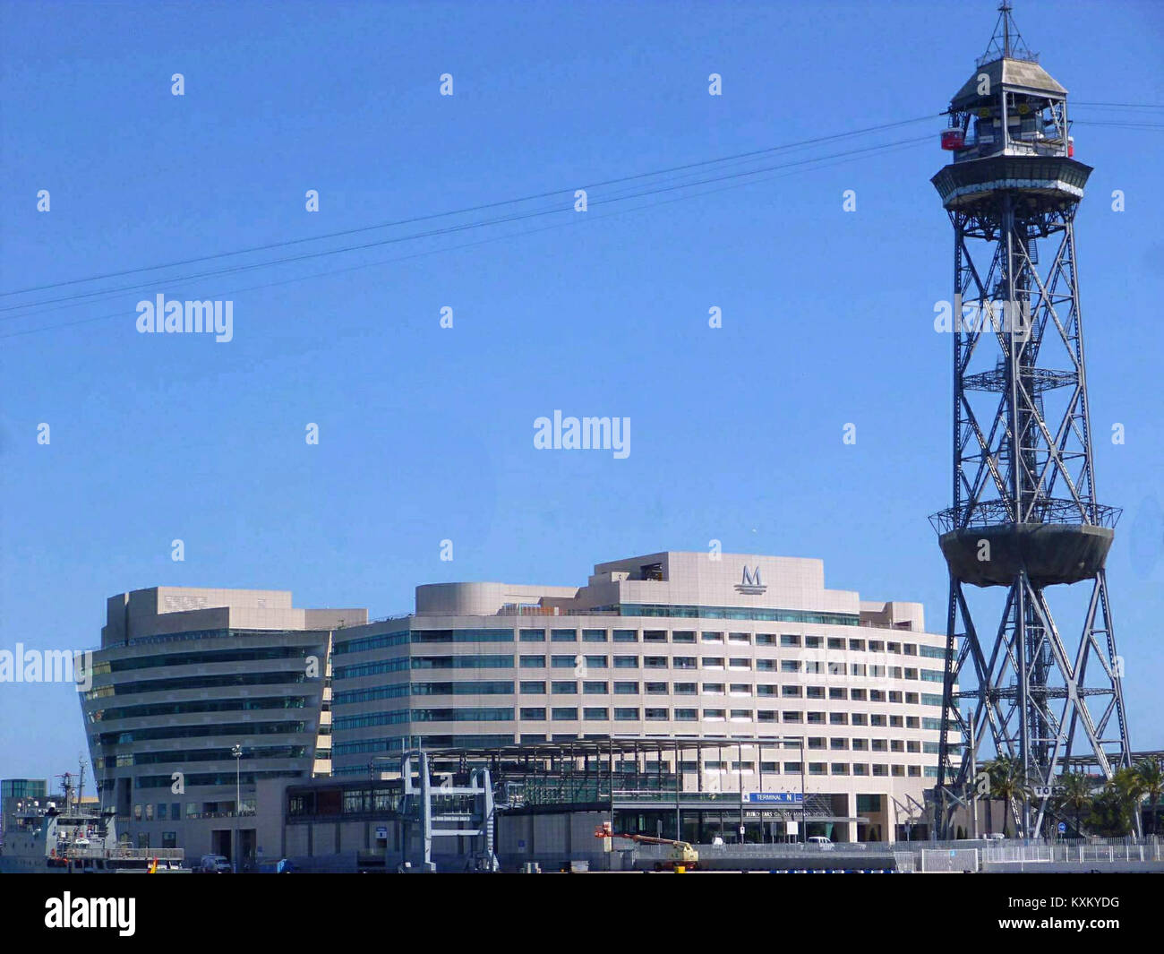 Barcellona - Torre Jaume I del Teleférico del puerto de Barcelona, Hotel Eurostars Grand Marina y World Trade Center Barcelona Foto Stock