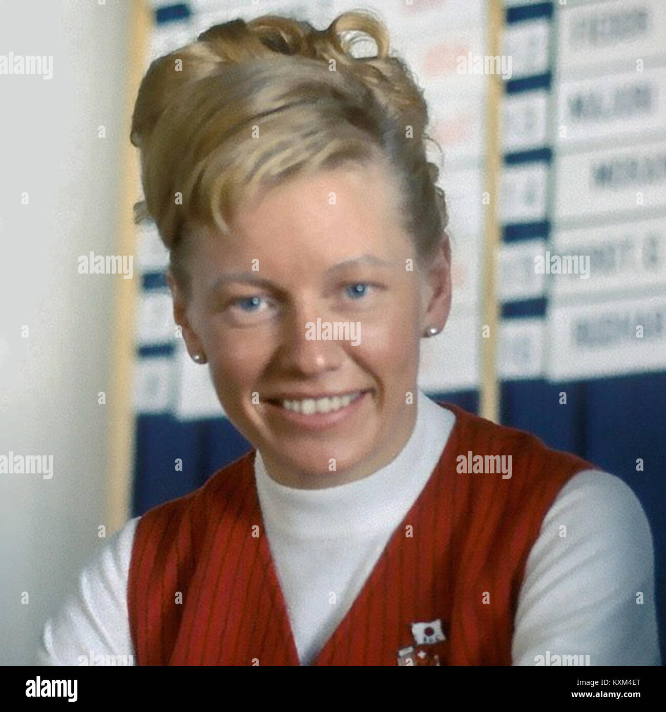 Ritratto di Berit Mørdre, una sciatrice norvegese di fondo, che mette in evidenza i suoi successi sportivi e il suo significato storico nello sci. Foto Stock