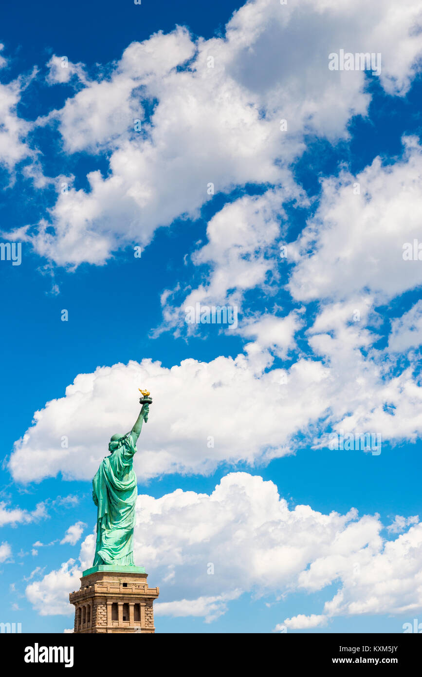 Vista laterale della Statua della Libertà di New York City Foto Stock