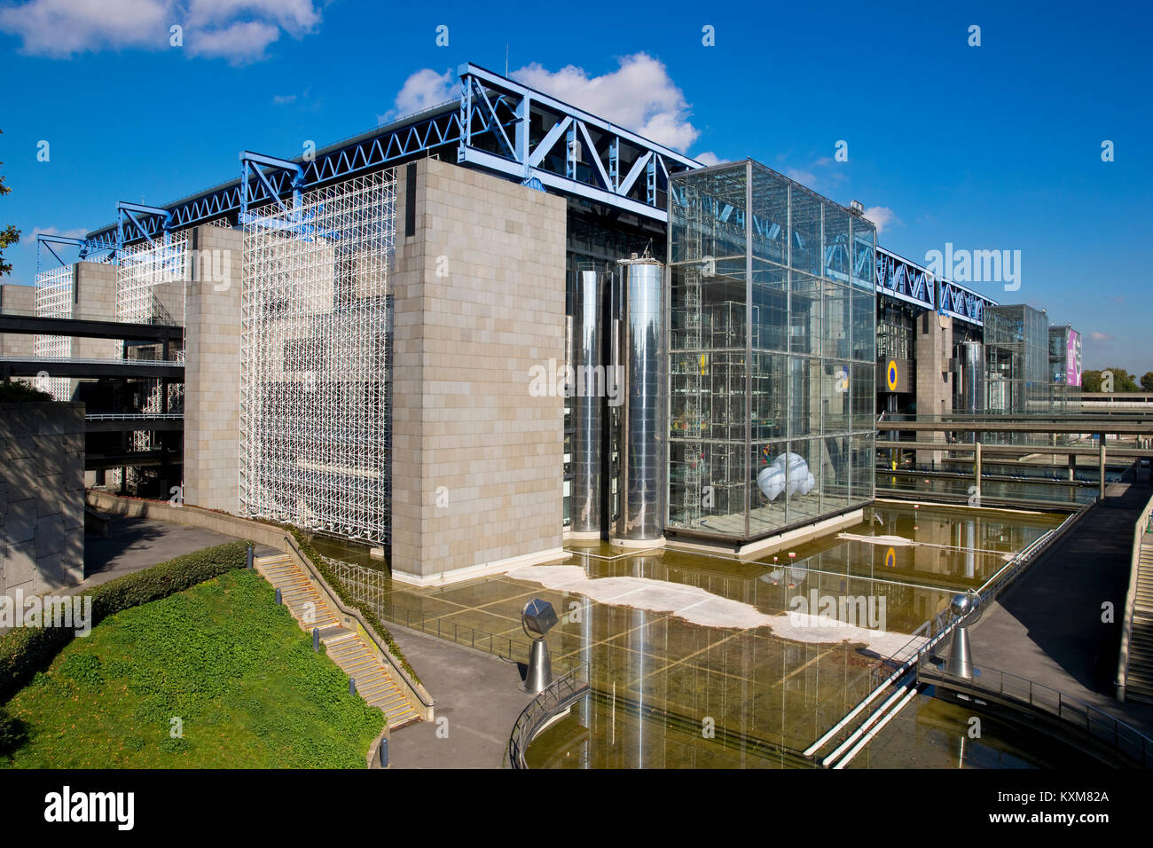 Il Parc de la Villette con la Cité des Sciences, Parigi, Francia Foto Stock