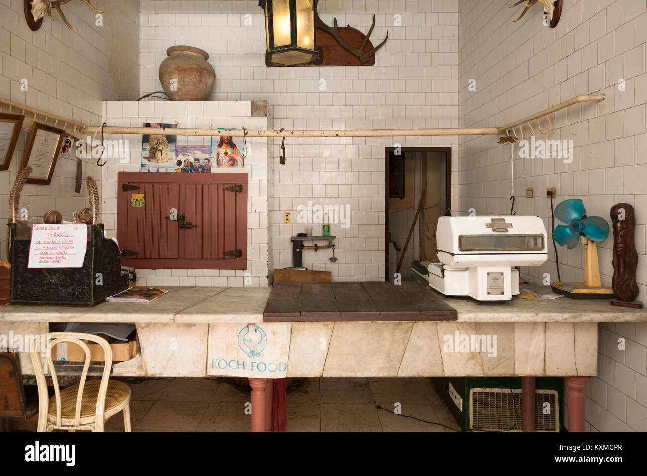 Un vuoto di macelleria a l'Avana, Cuba. Foto Stock