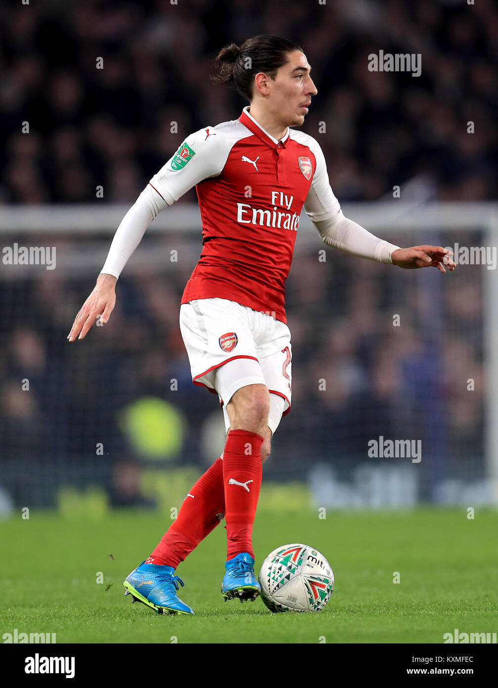 L'Hector Bellerin dell'Arsenal durante la Semifinale della Carabao Cup, prima partita a gambe allo Stamford Bridge, Londra. PREMERE ASSOCIAZIONE foto. Data immagine: Mercoledì 10 gennaio 2018. Vedi PA storia CALCIO Chelsea. Il credito fotografico dovrebbe essere: Mike Egerton/PA Wire. RESTRIZIONI: Nessun utilizzo con audio, video, dati, elenchi di apparecchi, logo di club/campionato o servizi "live" non autorizzati. L'uso in-match online è limitato a 75 immagini, senza emulazione video. Nessun utilizzo nelle scommesse, nei giochi o nelle pubblicazioni di singoli club/campionati/giocatori. Foto Stock