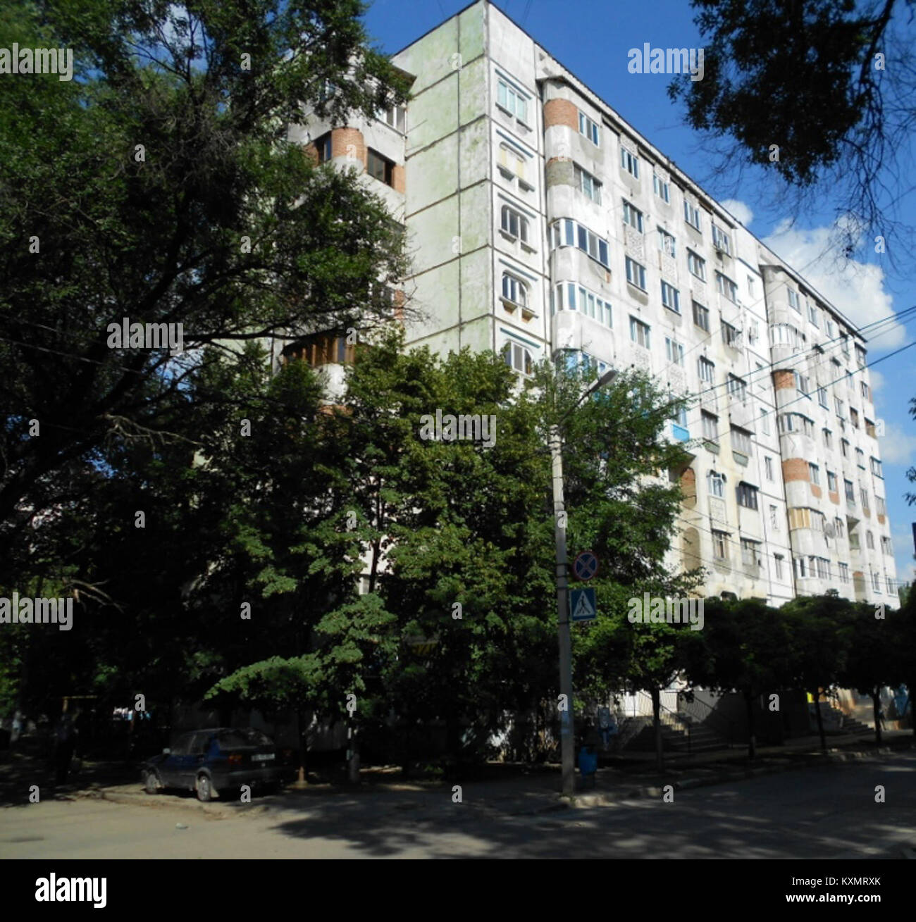 Bloc (Centru) a Bălți, Moldavia, è un edificio residenziale situato nel centro della città, che illustra l'architettura urbana e le abitazioni della regione. Foto Stock