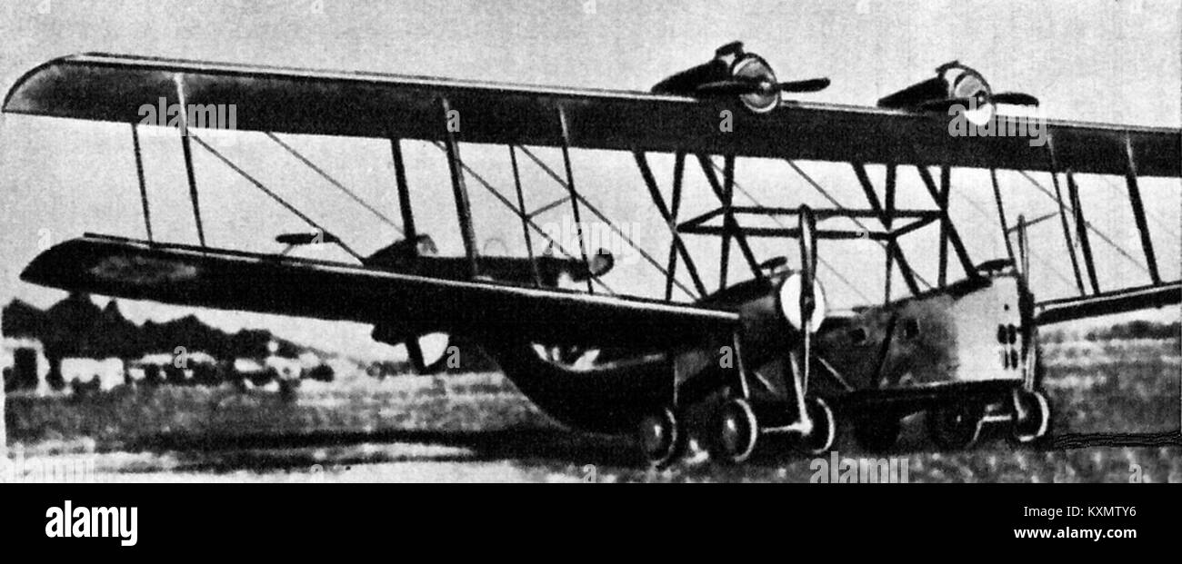 Fotografia del Blériot 7, un primo monoplano francese progettato da Louis Blériot, che mostra ali, fusoliera e carrello di atterraggio, mettendo in evidenza la storia dell'aviazione. Foto Stock