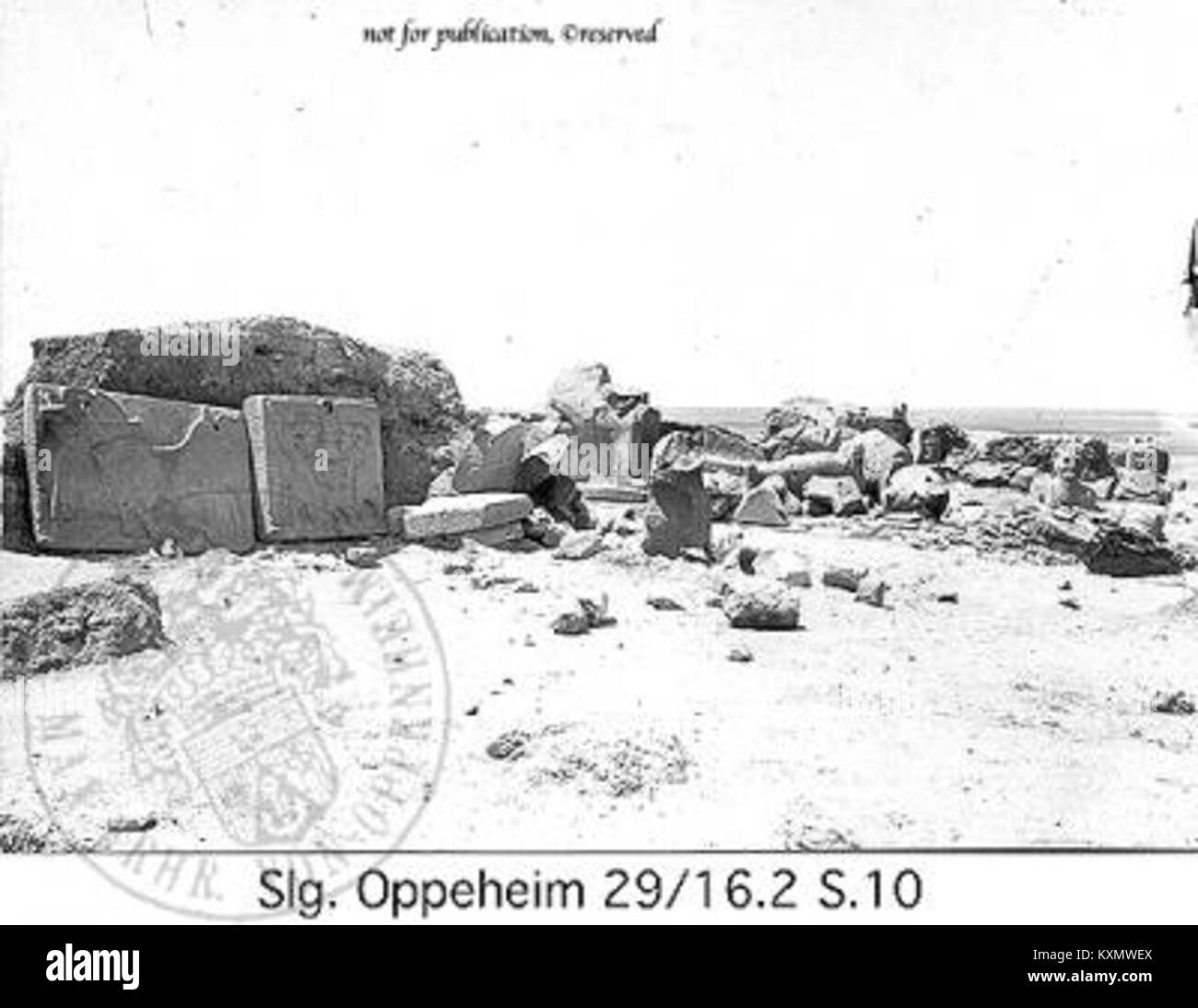 Questa fotografia del maggio 1912 mostra la facciata nord-orientale di un grande palazzo del tempio, evidenziandone il design architettonico e il significato storico. Foto Stock