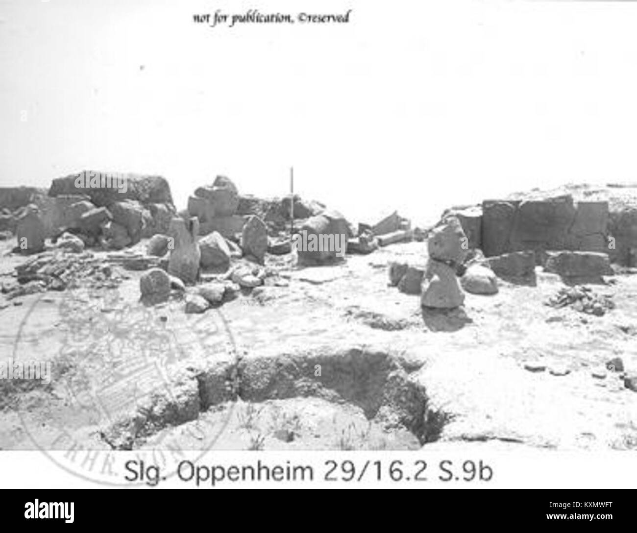 Fotografia delle sezioni centrali e orientali di una grande facciata del palazzo del tempio da nord-ovest, scattata nel maggio 1912, che mostra dettagli architettonici e la costruzione. Foto Stock