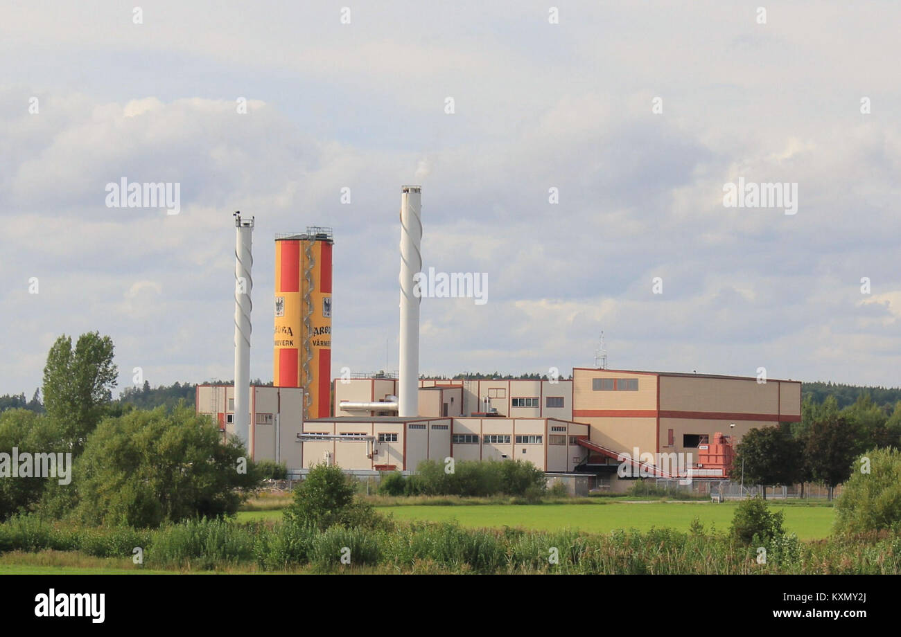 Arboga Värmeverk è un impianto di teleriscaldamento situato ad Arboga, Svezia, responsabile della fornitura di calore all'area circostante. Svolge un ruolo importante nelle infrastrutture energetiche e negli sforzi di sostenibilità della città. Foto Stock