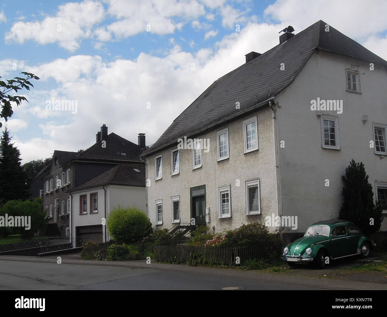 La posizione in Schloßstraße 16 a Bad Laasphe, Germania, rappresenta una proprietà residenziale o urbana di importanza storica o locale. Foto Stock