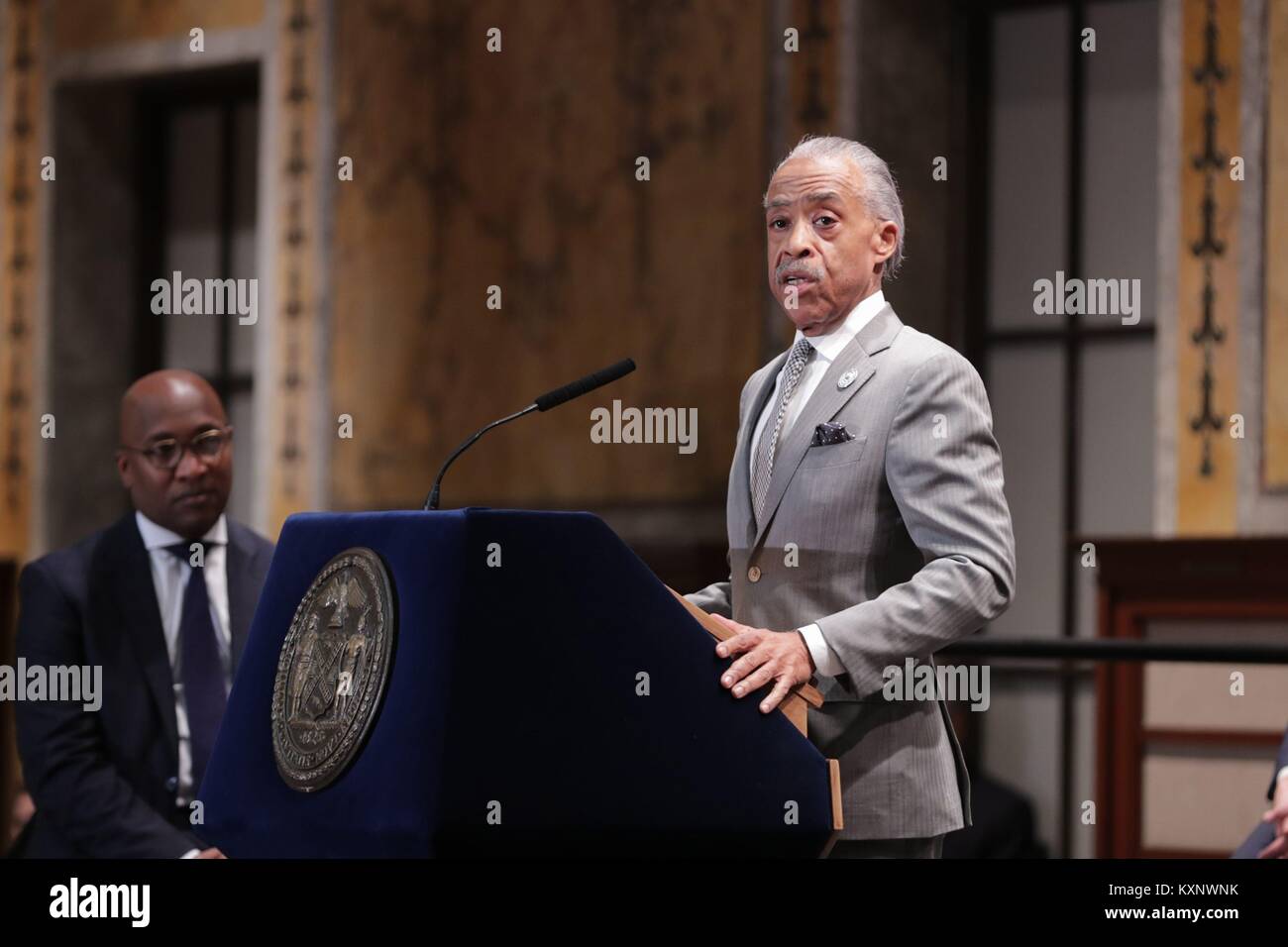 Stephen A. Schwarzman Building, News York, Stati Uniti d'America, 11 gennaio 2018- Al reverendo Sharpton parlare durante il sindaco Bill de Blasio Interfaith colazione presso la Biblioteca Pubblica di New York con il clero e con i leader di fede da intorno alla città di New York. Foto: Luiz Rampelotto/EuropaNewswire.Caption locale *** 00005814 | Utilizzo di tutto il mondo Foto Stock