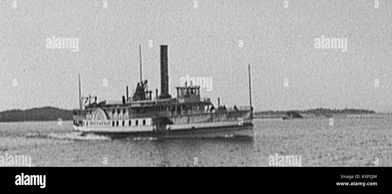 Il Chateaugay era un battello a vapore del XIX secolo negli Stati Uniti, utilizzato per il trasporto di passeggeri e merci, contribuendo allo sviluppo delle vie navigabili e della navigazione commerciale. Foto Stock