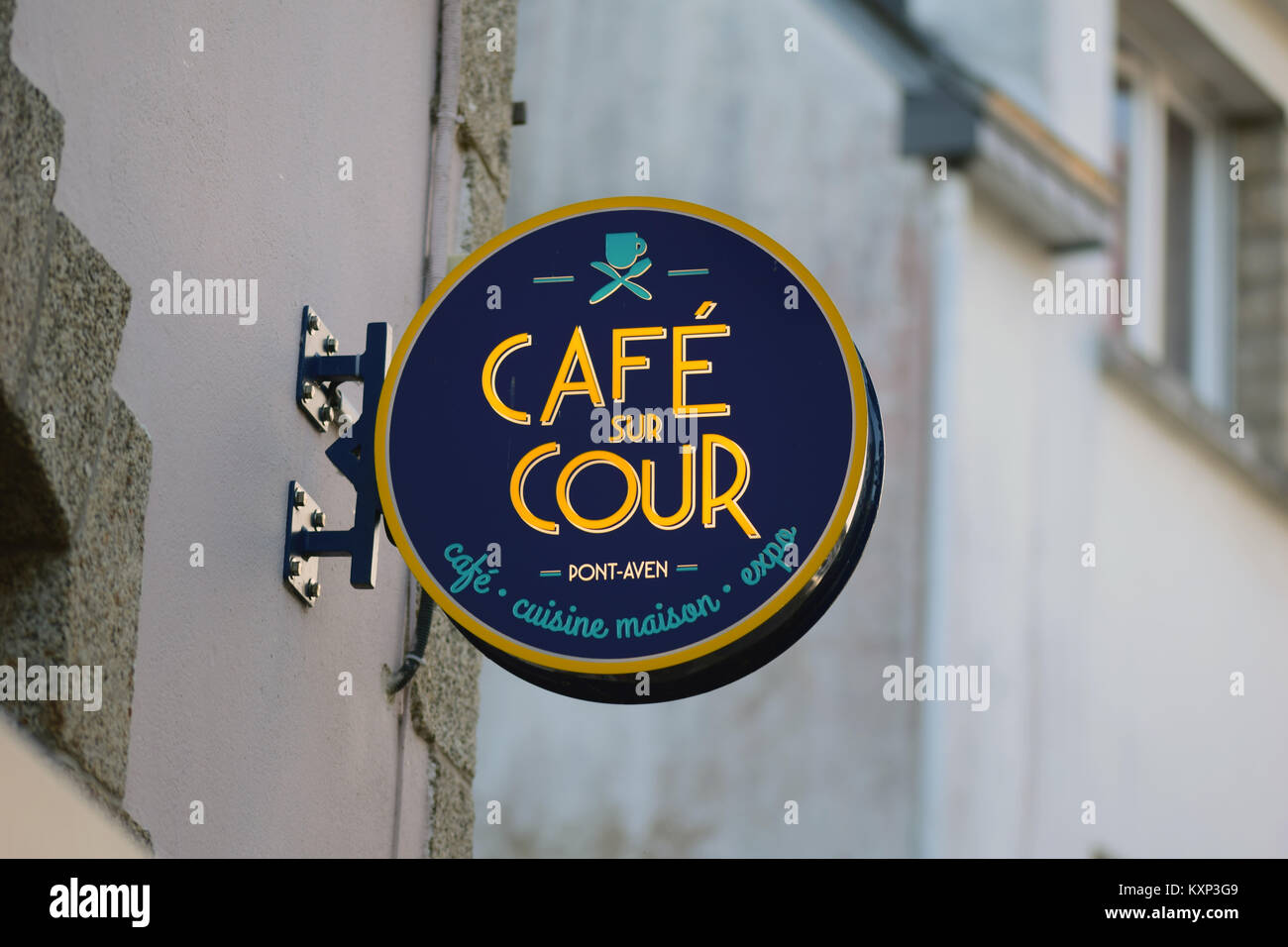 Cafe Sur Cour accedi Pont-Aven Foto Stock