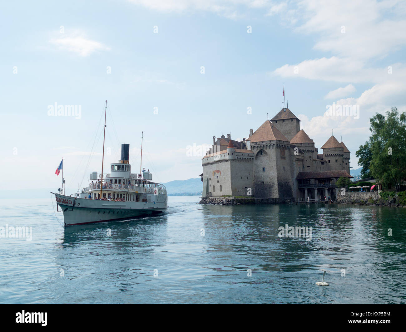 Battello a vapore presso Chateau de Chillon, Lago di Ginevra Foto Stock
