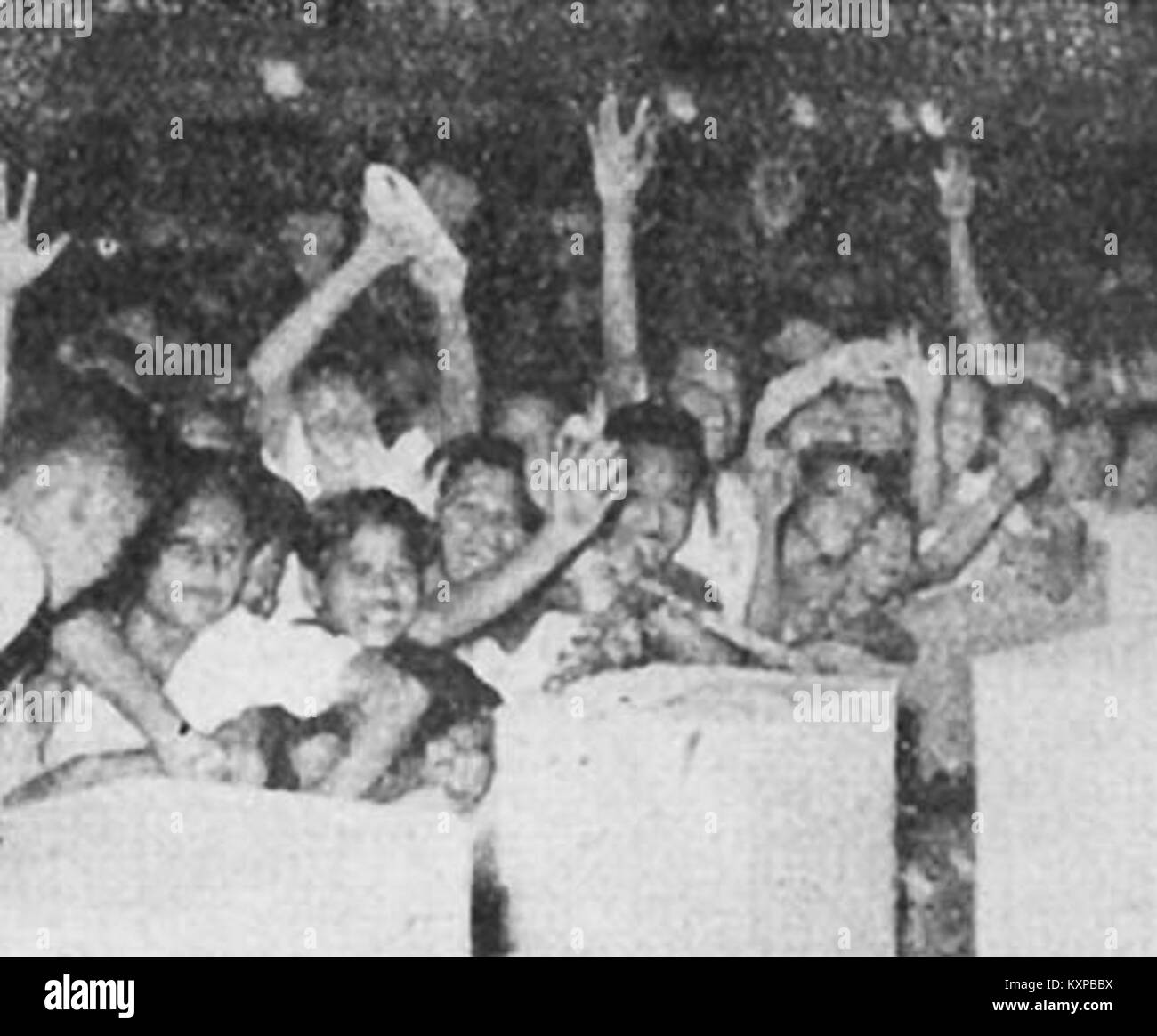 Fotografia del 1955 Indonesiano Film Festival, che documenta la folla del pubblico, la cultura del cinema e lo sviluppo dell'industria cinematografica e dell'identità nazionale in Indonesia. Foto Stock