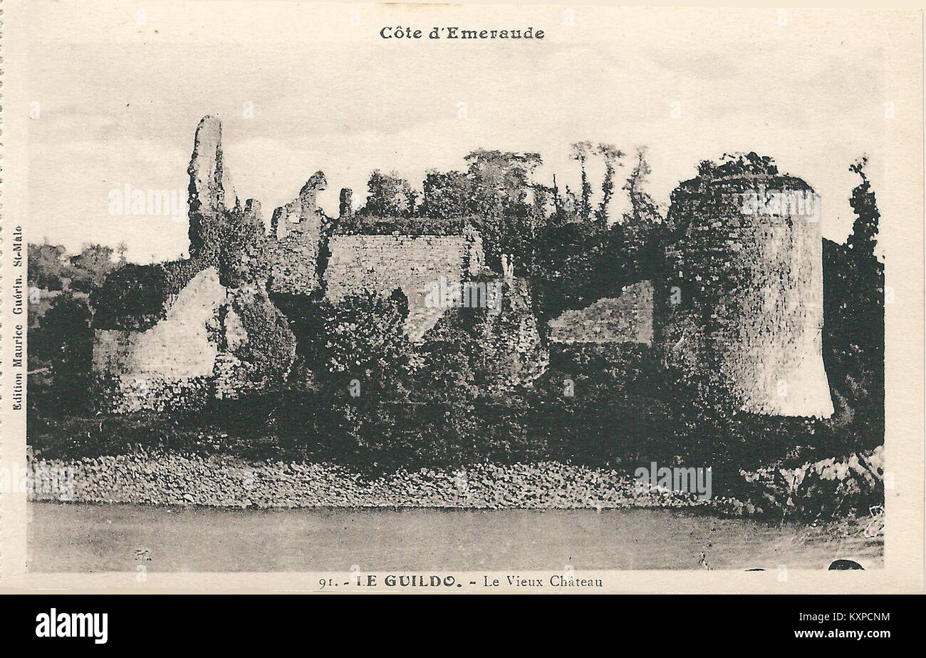 Vista panoramica della Costa Smeralda (Côte d'Émeraude) vicino a le Guildo, Francia, che mostra la costa, le scogliere e il paesaggio marittimo della regione noto per la sua bellezza naturale. Foto Stock