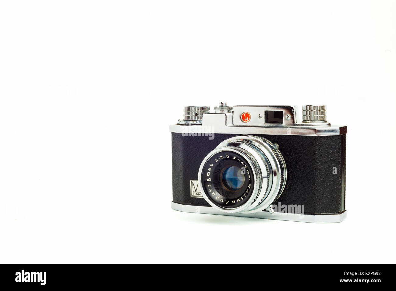 Fotocamera Vintage Halina anastigmat x35 su sfondo bianco Foto Stock