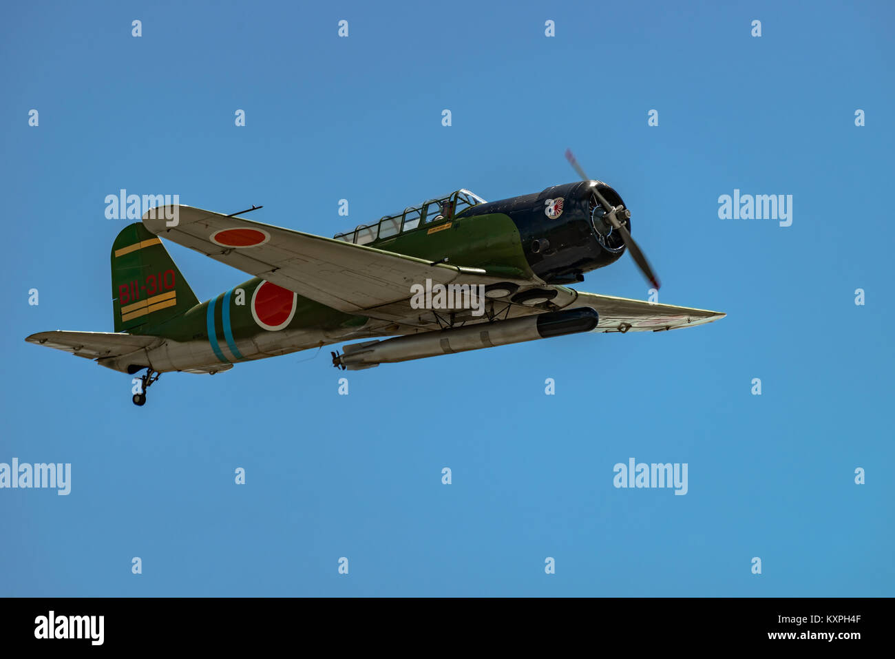 Lettura, PA - Giugno 3, 2017: Nakajima B5N2 'KATE'in volo durante la II Guerra Mondiale rievocazione storica a Mid-Atlantic Air Museum Foto Stock