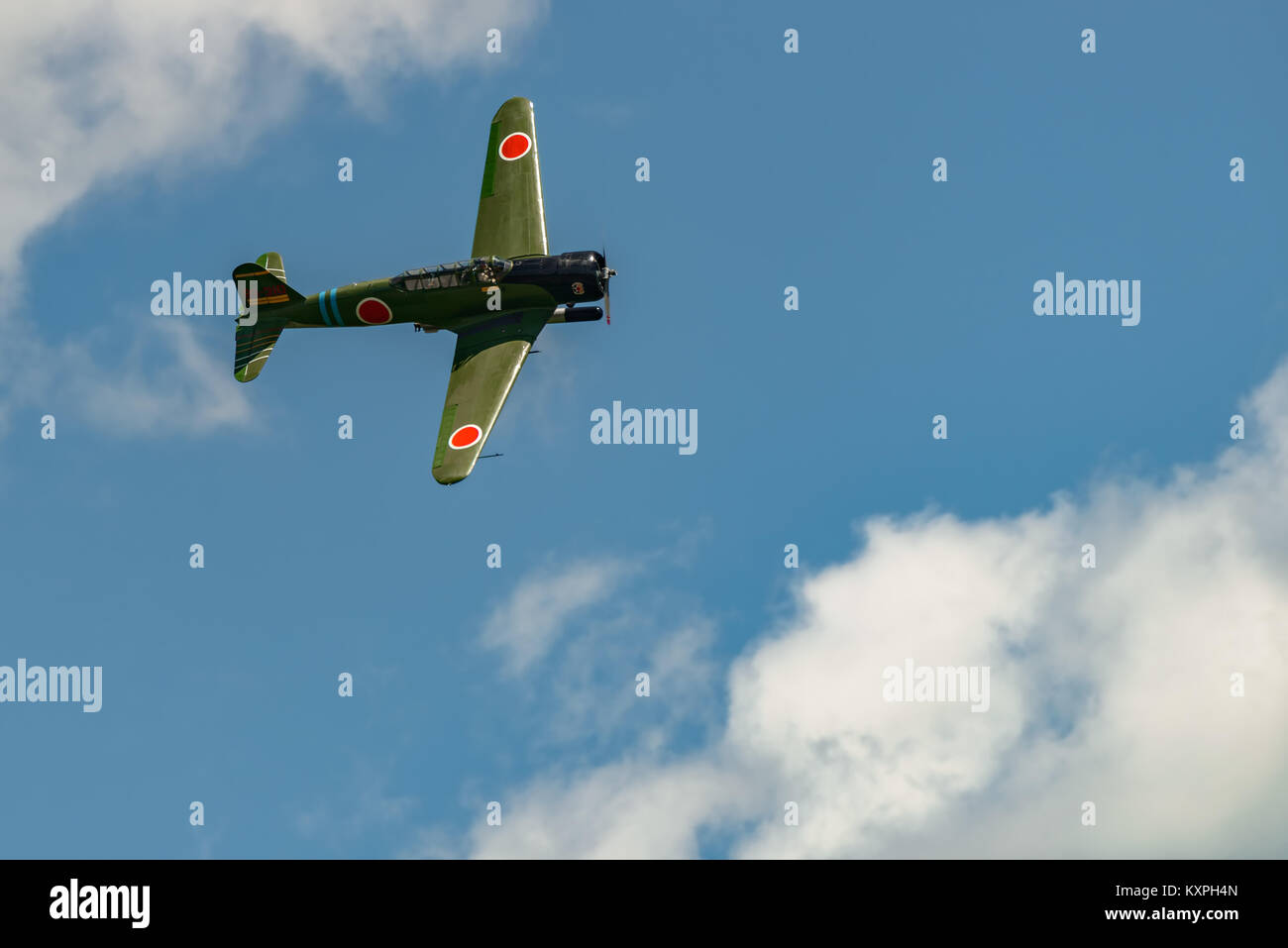 Lettura, PA - Giugno 3, 2017: Nakajima B5N2 'KATE'in volo durante la II Guerra Mondiale rievocazione storica a Mid-Atlantic Air Museum Foto Stock