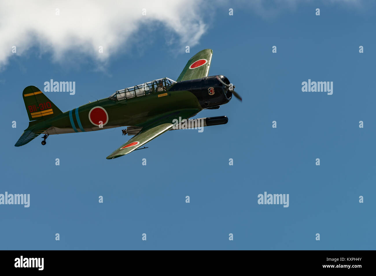 Lettura, PA - Giugno 3, 2017: Nakajima B5N2 'KATE'in volo durante la II Guerra Mondiale rievocazione storica a Mid-Atlantic Air Museum Foto Stock