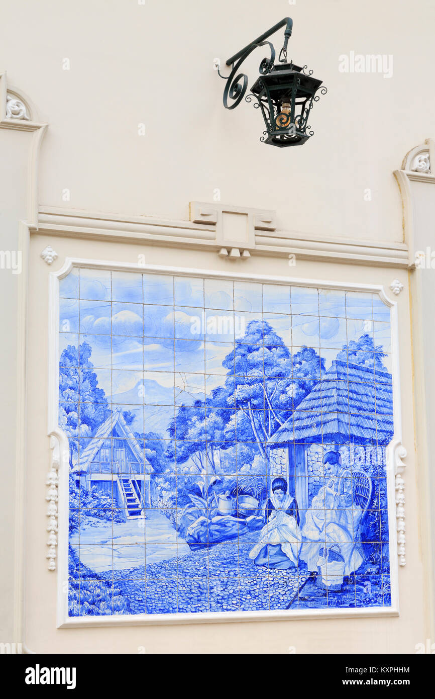 Azulejos del Ritz Cafe, città di Funchal, Madeira, Portogallo, Europa Foto Stock