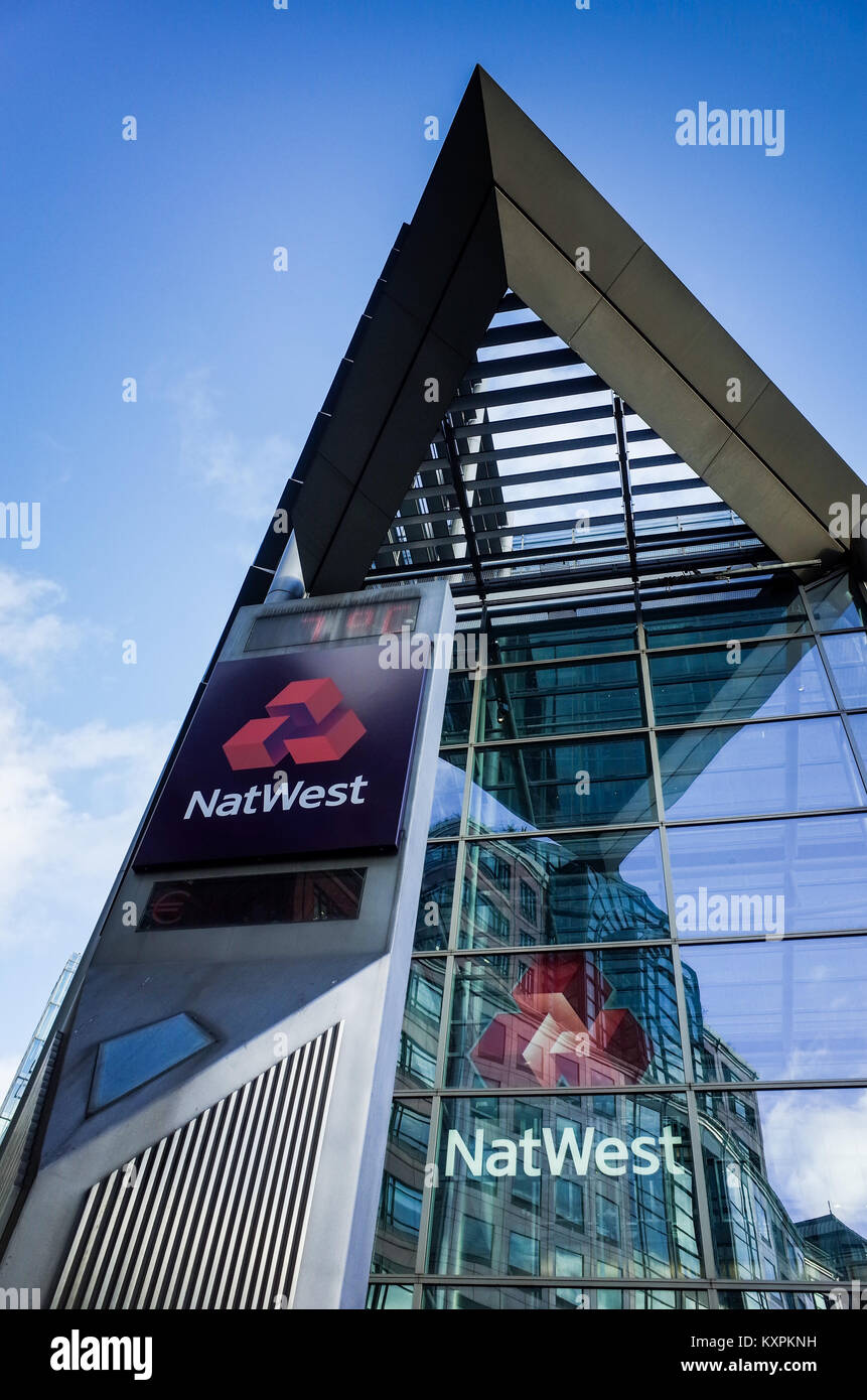 Natwest Londra - Natwest uffici presso 250 Bishopsgate vicino a Spitalfields nella città di Londra. L'edificio era precedentemente branded RBS Foto Stock