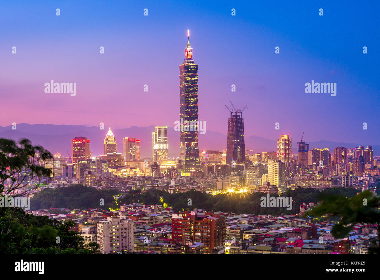 Vista notturna della città di Taipei Foto Stock