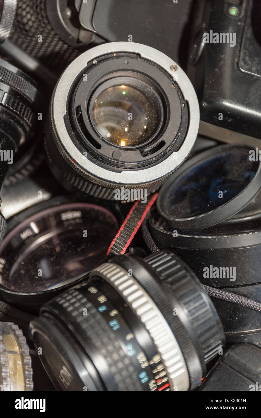 Vintage 35mm Pellicola fotocamere/Casi e attrezzature Foto Stock