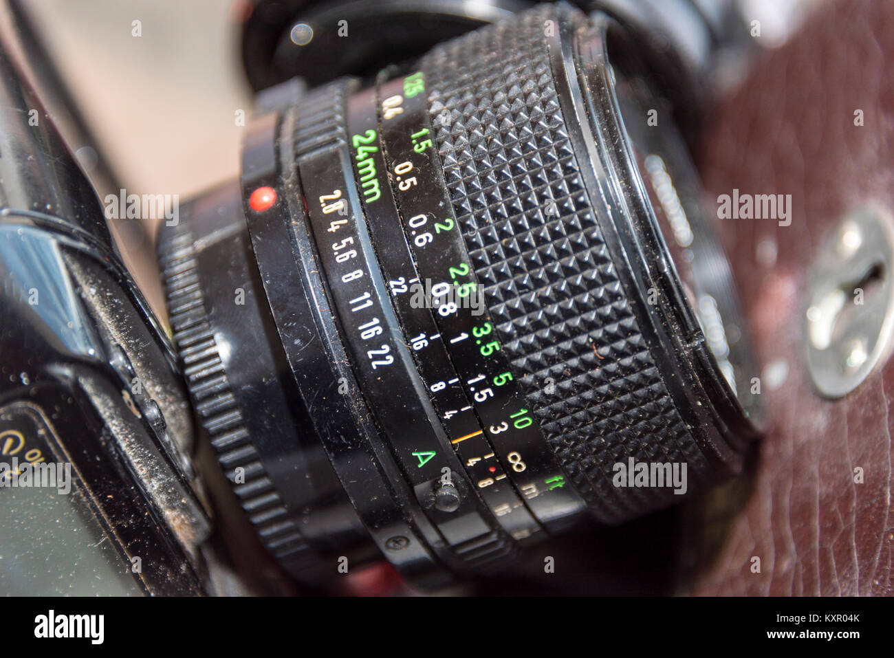 Vintage 35mm Pellicola fotocamere/Casi e attrezzature Foto Stock