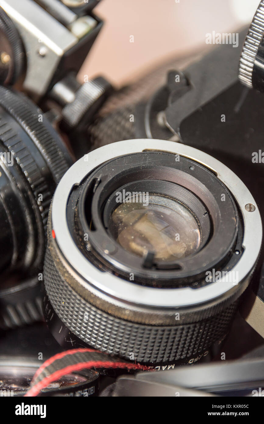 Vintage 35mm Pellicola fotocamere/Casi e attrezzature Foto Stock