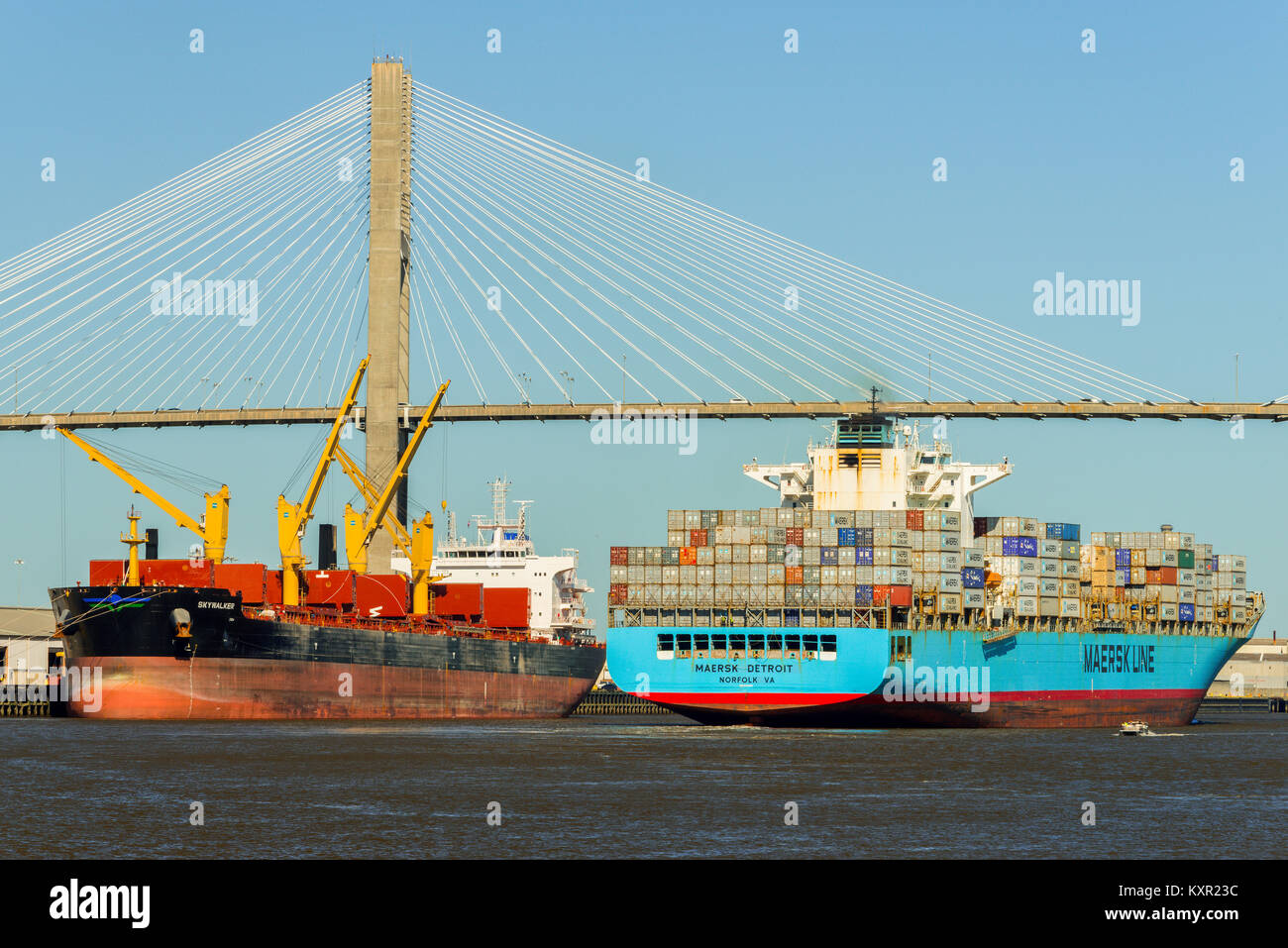 Le navi da carico, Fiume Savannah, Savannah, Georgia, Stati Uniti d'America, da Bill Lea/Dembinsky Foto Assoc Foto Stock