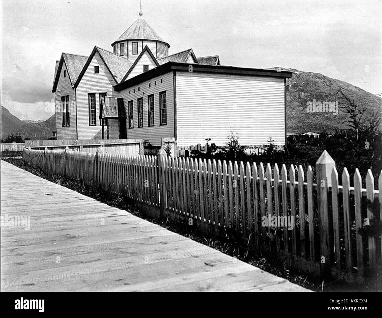 Edificio designato come il municipio, Metlakatla, Alaska, nd (Cobb 254) Foto Stock