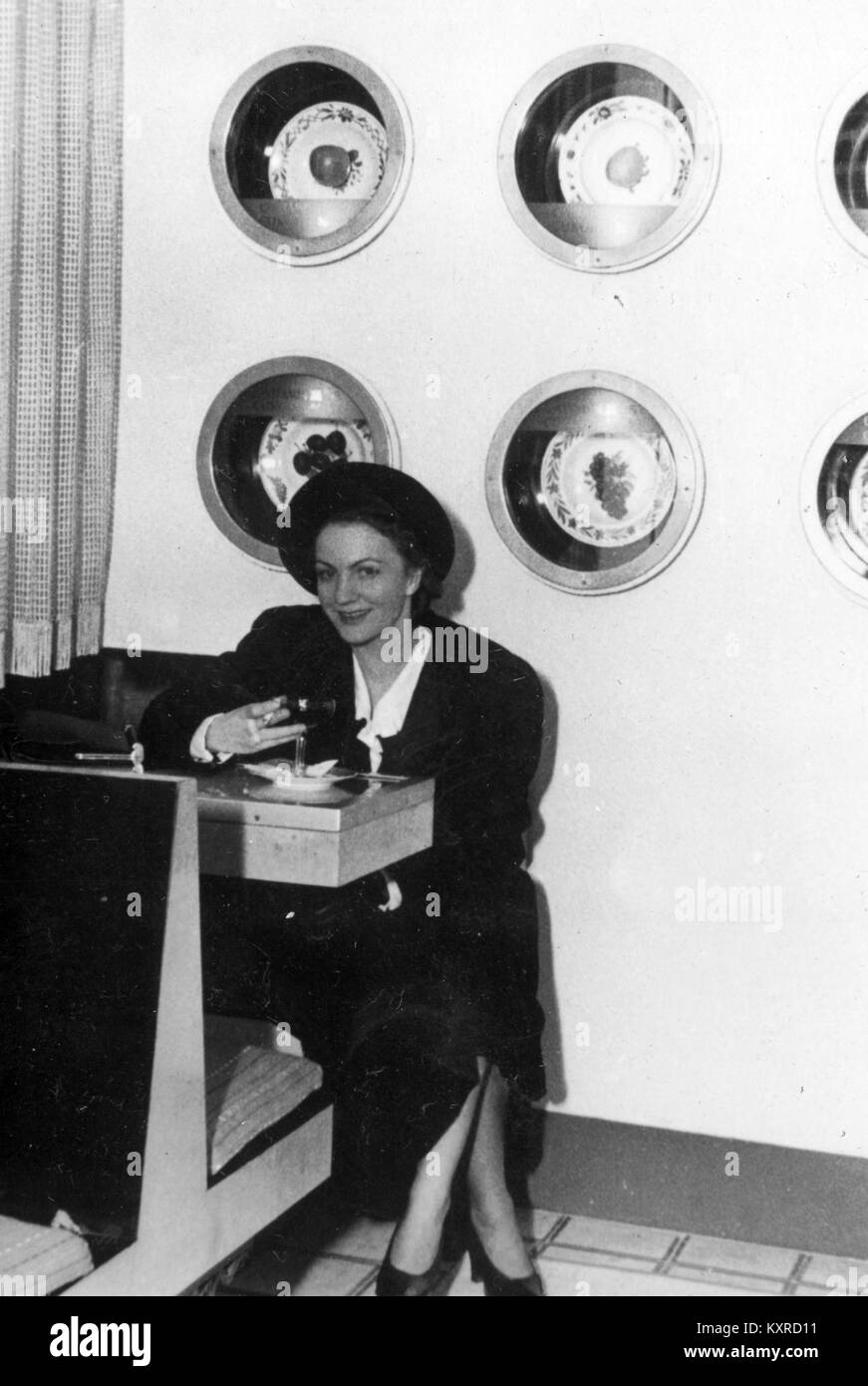 Fotografia di Bulla Elma, attrice ungherese, che sottolinea il suo ruolo nel teatro ungherese dei primi anni del XX secolo e nei contributi culturali. Foto Stock