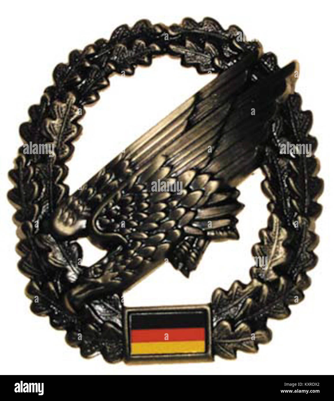 Una Bundeswehr Paratrooper Beret Badge, che rappresenta le insegne indossate dalle truppe aviotrasportate. Simboleggia l'identità militare e il servizio all'interno delle forze armate tedesche. Foto Stock