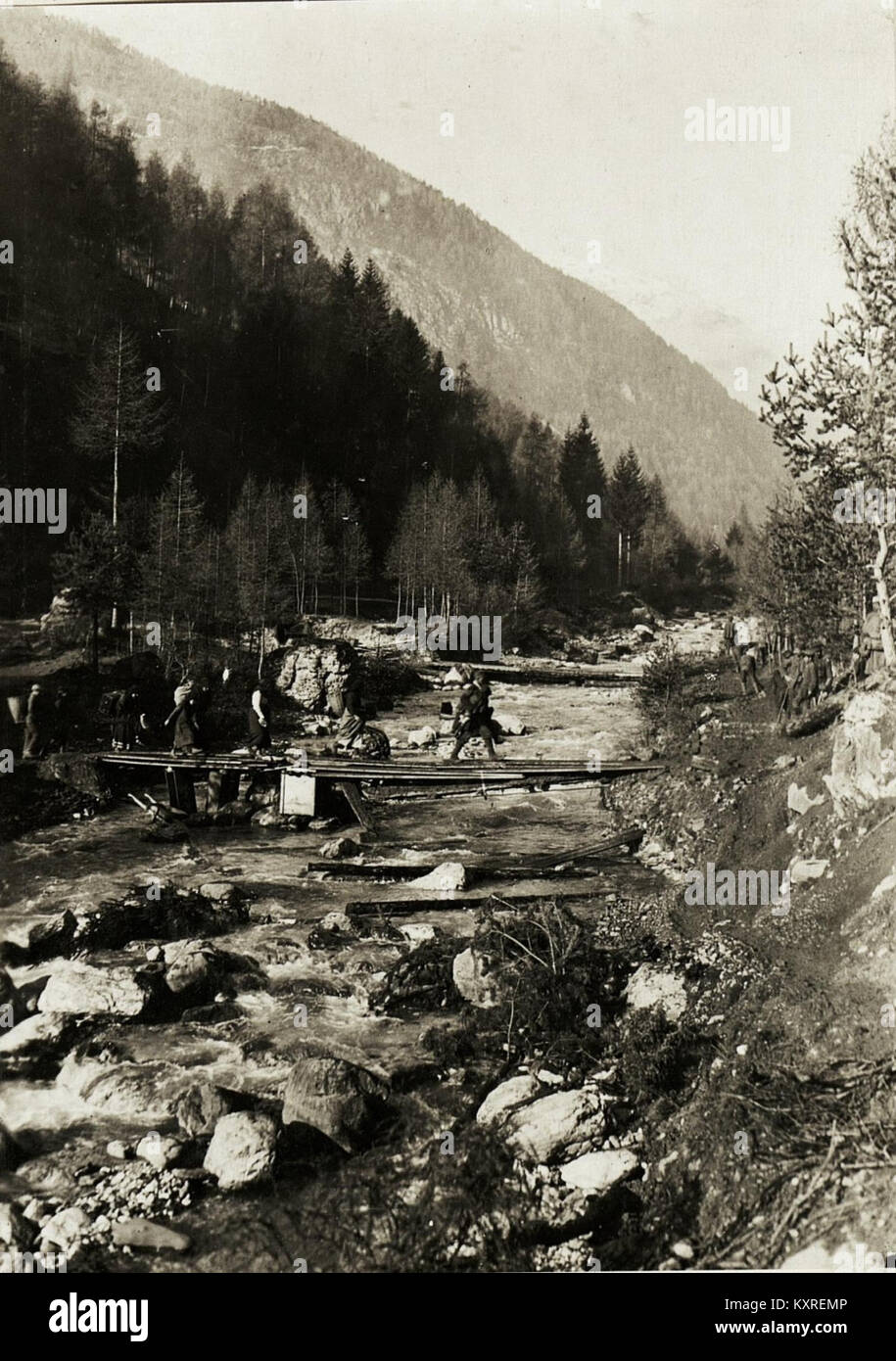 Calalzo, Italienische Einwohner kehren in ihre Wohnungen zurück. (BildID 15416514) Foto Stock