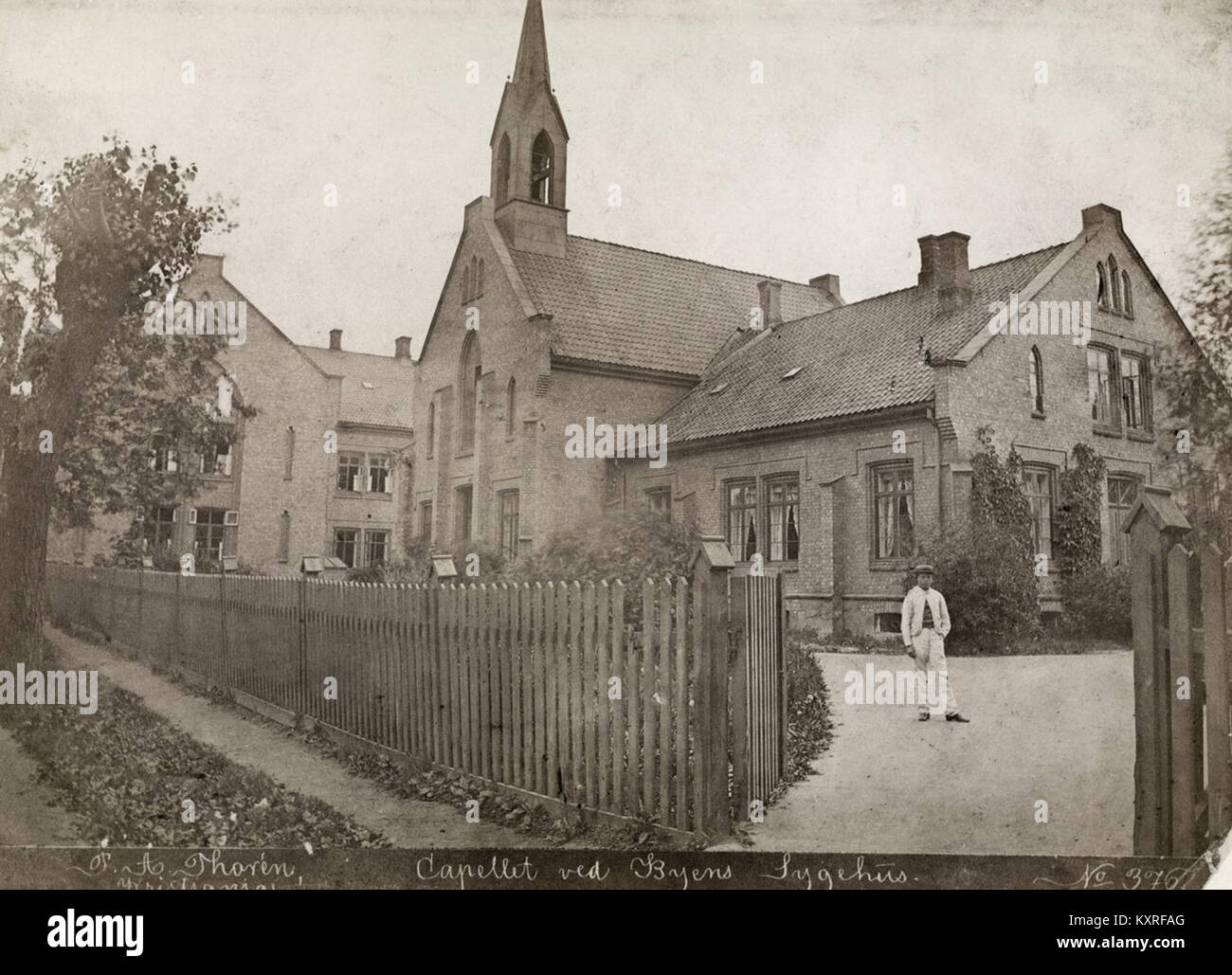 Capellet ved Byens Sygehus Per Adolf Thorén 1870-80 OMU OB.F02173 Foto Stock Capellet ved Byens Sygehus Per Adolf Thorén 1870-80 OMU OB.F02173 Foto Stock