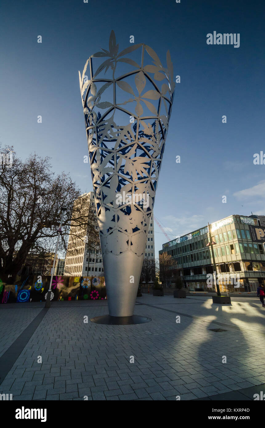 Piazza del Duomo è il centro geografico di Christchurch, Nuova Zelanda, dove la città cattedrale anglicana, la cattedrale di Christchurch si trova. Foto Stock