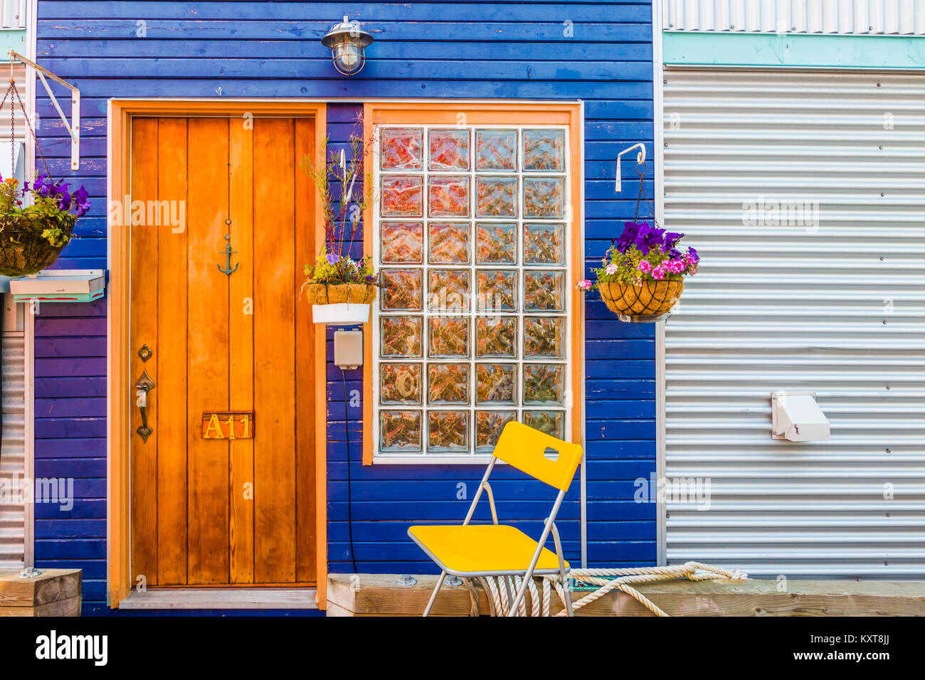 Detyails nelle case di Fisherman Wharf un colorato galleggiante home comunità in Victoria sull isola di Vancouver in British Columbia, Canada Foto Stock