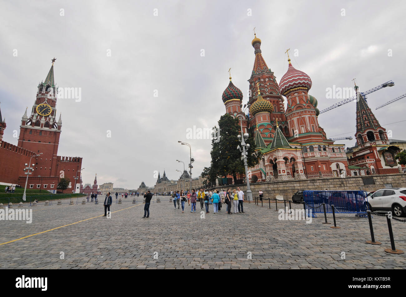 La Piazza Rossa (San Basilio Cattedrale, il Cremlino, gomma di mercato), Mosca, Russia Foto Stock