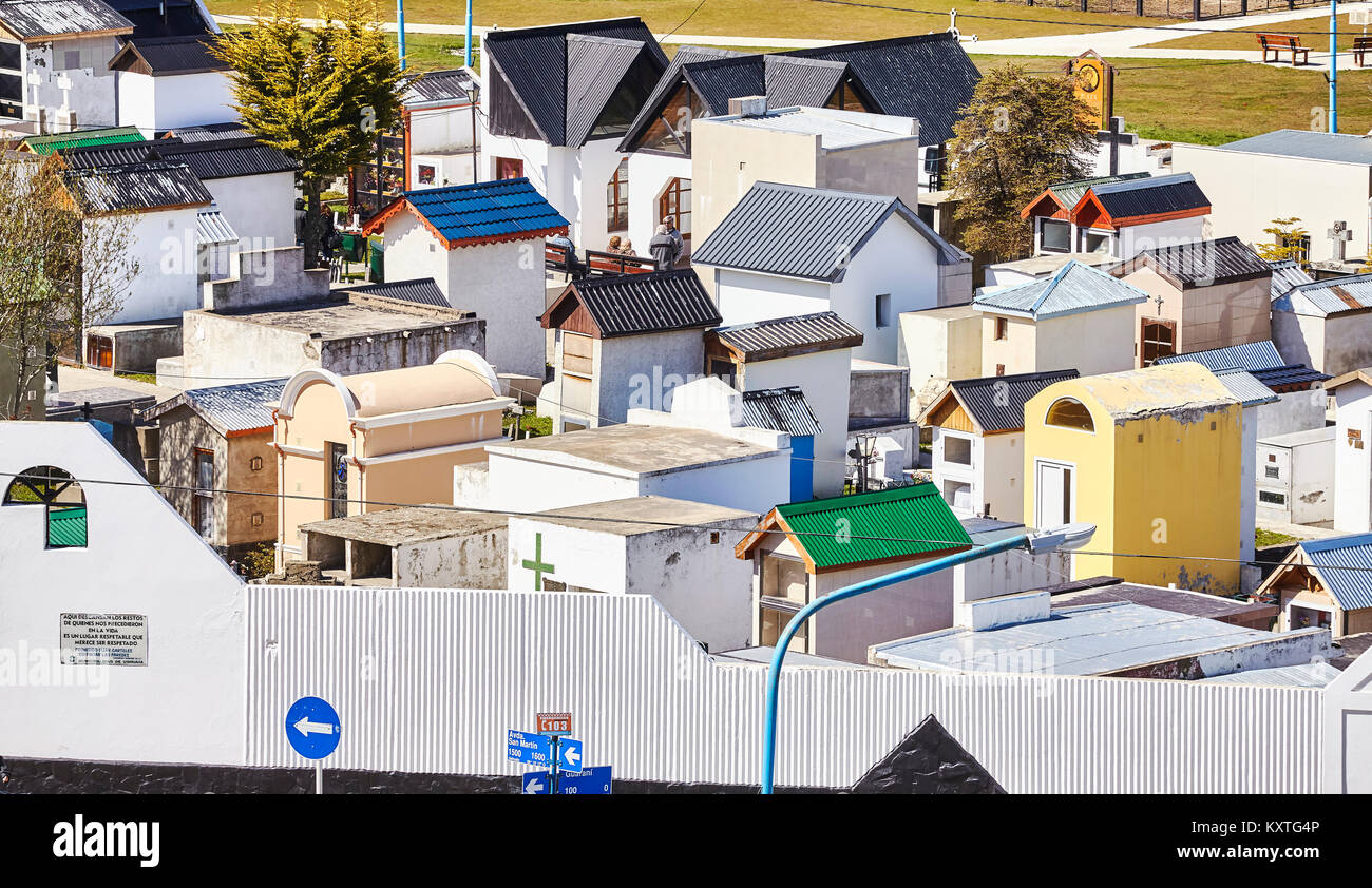 Ushuaia, Argentina - 28 Ottobre 2013: il vecchio cimitero comunale si trova nel centro di Ushuaia. Foto Stock