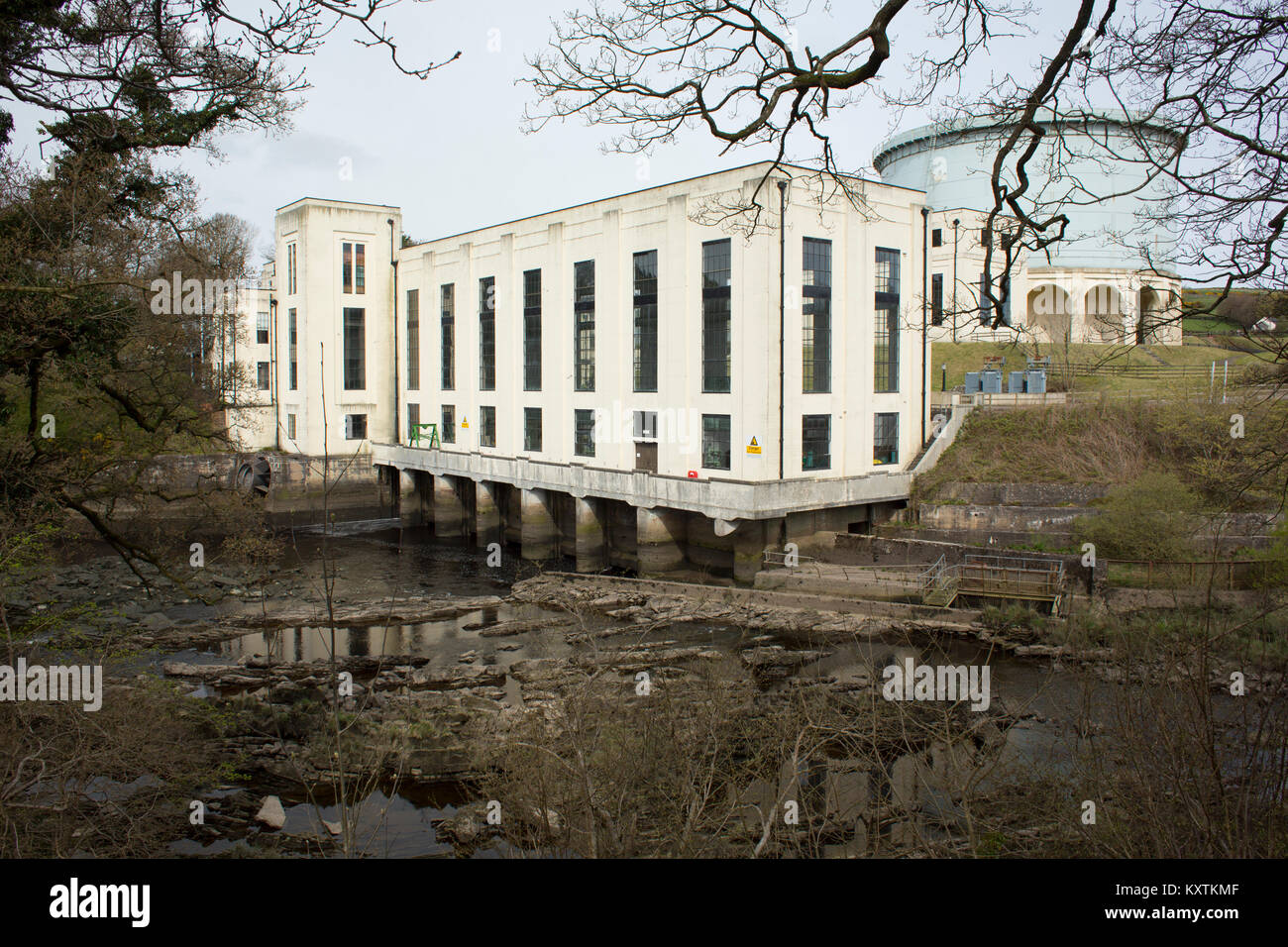 Tongland centrale idroelettrica sul fiume Dee vicino a Kirkcudbright. Tongland è il più grande generatore di elettricità in tutto il territorio del Po scozzese Foto Stock