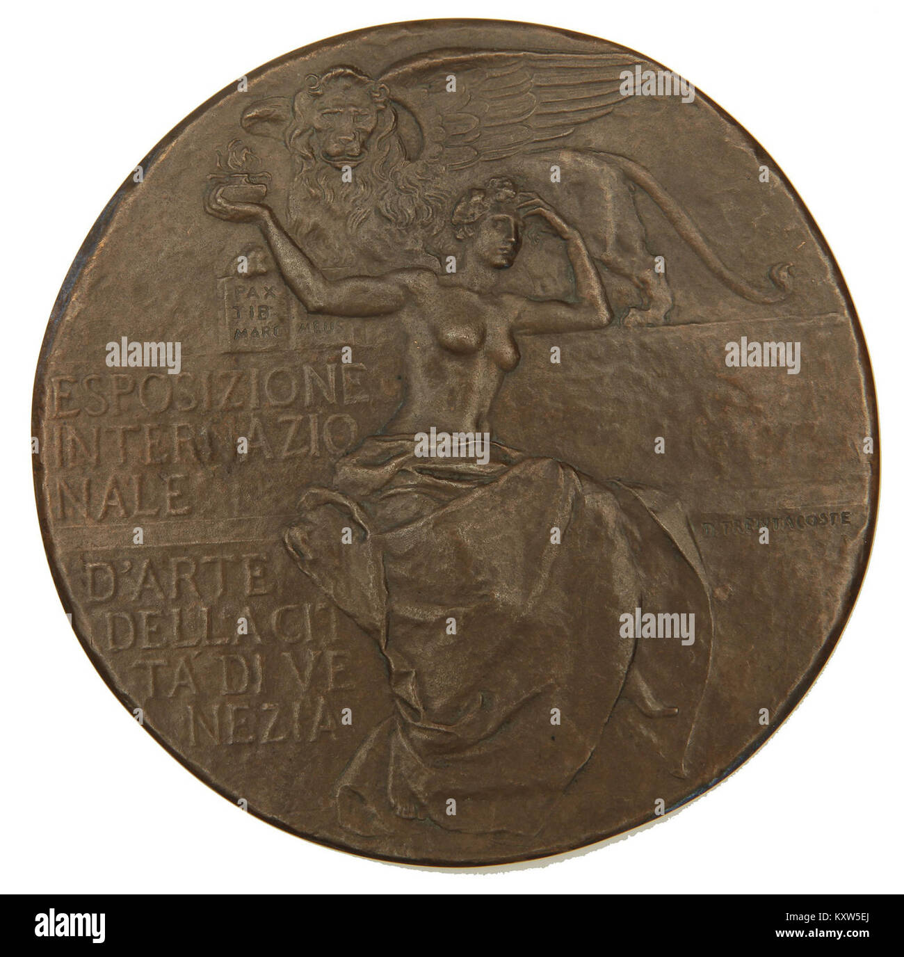 Lo scultore italiano Domenico Trentacoste espose opere alla Mostra Internazionale d'Arte di Venezia, rappresentando l'arte italiana dei primi anni del XX secolo e l'influenza delle tradizioni artistiche veneziane. Foto Stock