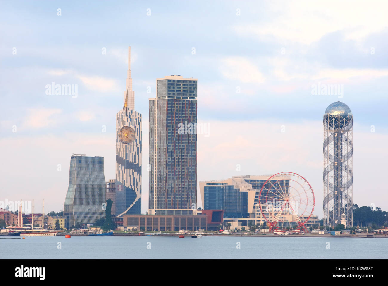 Batumi skyline della città, Georgia, una famosa località sulla costa del Mar Nero Foto Stock