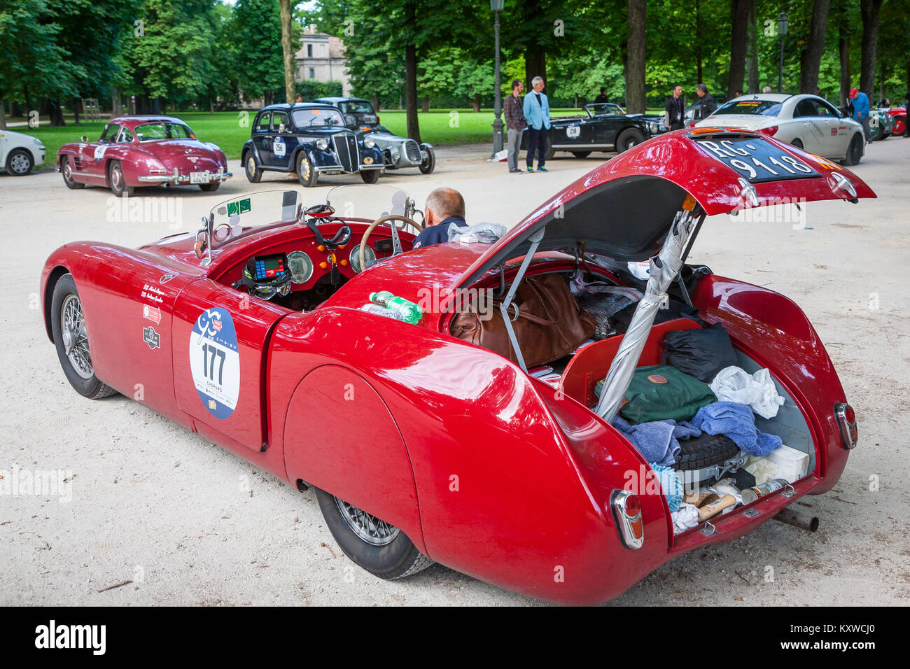 1948 Cisitalia 202 S MM SPIDER prima della partenza presso il Parco Ducale, il Ponte Giuseppe Verdi, 43100 Parma PR, Italia Foto Stock