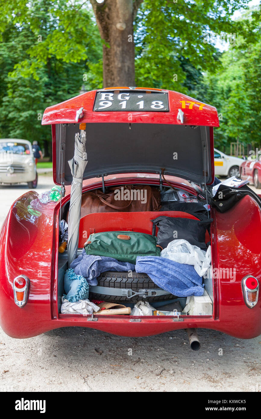 1948 Cisitalia 202 S MM SPIDER prima della partenza presso il Parco Ducale, il Ponte Giuseppe Verdi, 43100 Parma PR, Italia Foto Stock