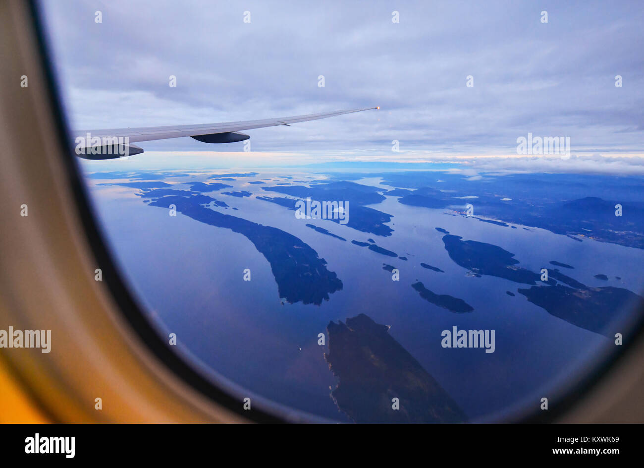 Vista dalla finestra aereo su campi in ala con vista dall'alto di Vancouver in Canada Foto Stock