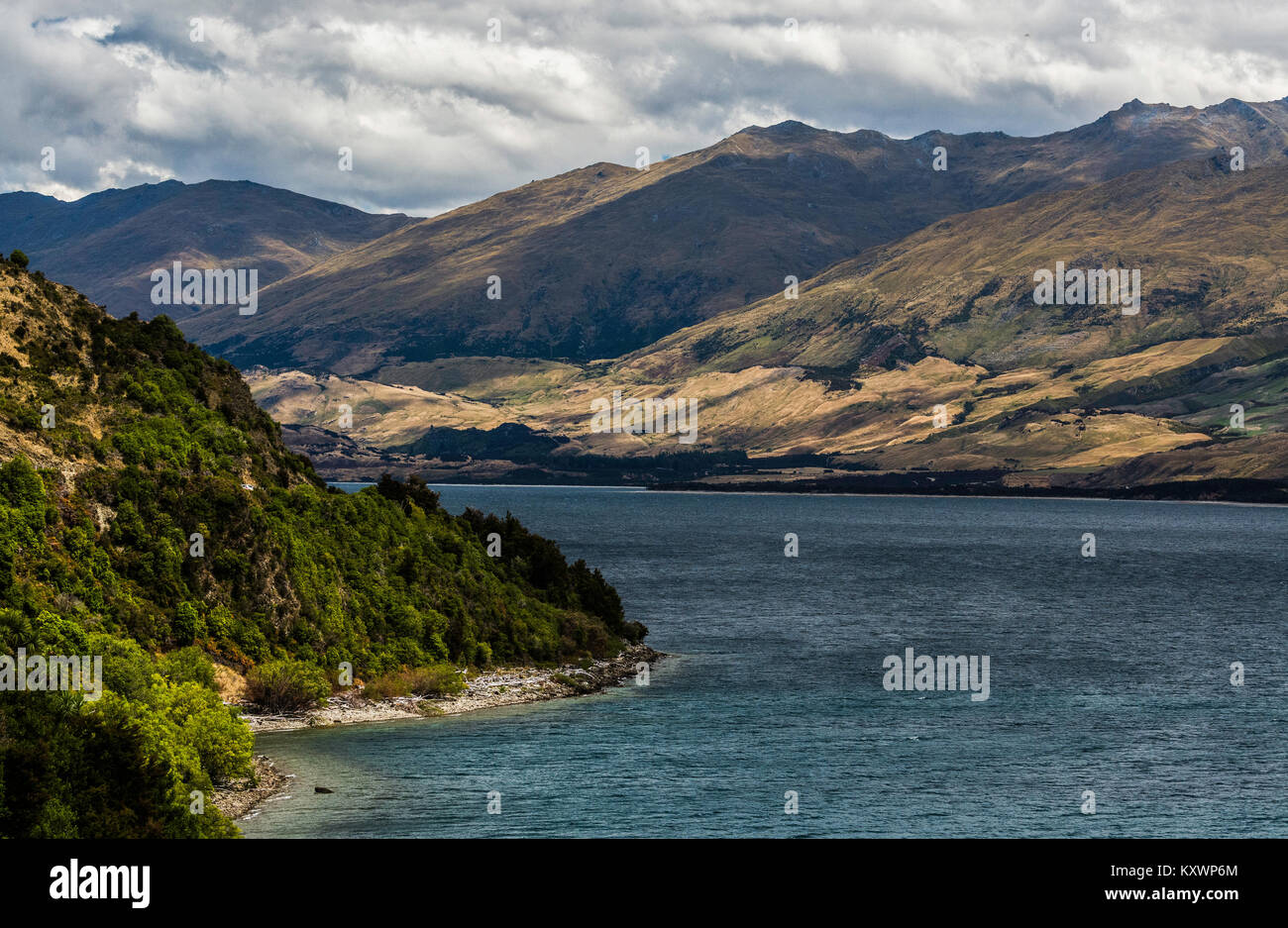 Il lago Wanaka e montagne, Otago, Nuova Zelanda Foto Stock