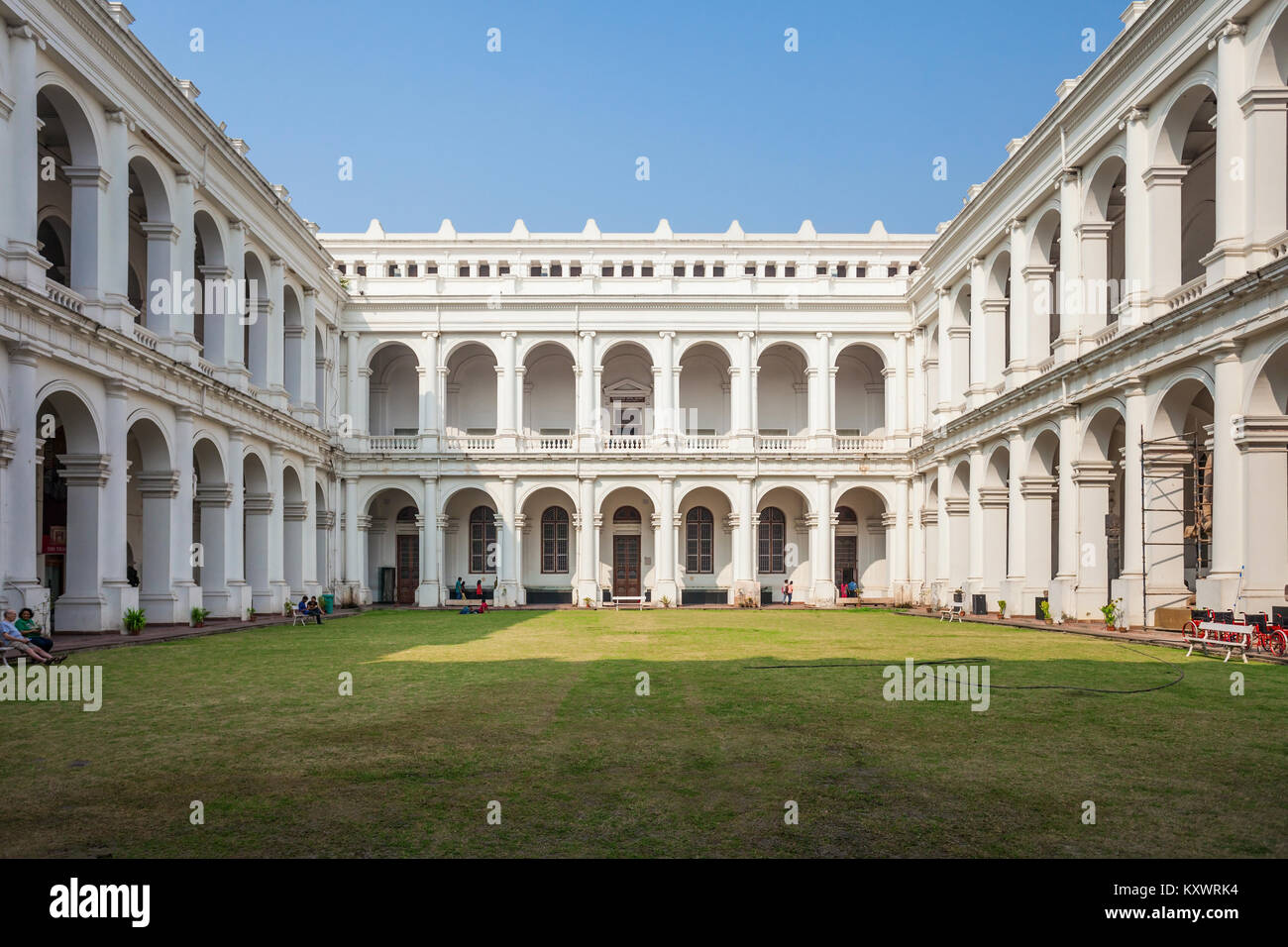 KOLKATA, India - 24 novembre 2015: Il Museo Indiano è il più grande e il più antico museo in India e ha le preziose collezioni di antiquariato, armature e ornam Foto Stock