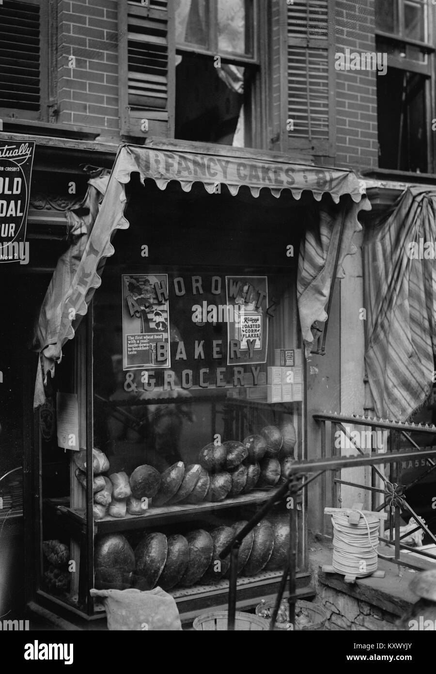 Segale, Pumpernickel & Challah venduto un Horowitz il negozio di generi alimentari & Bakery Foto Stock