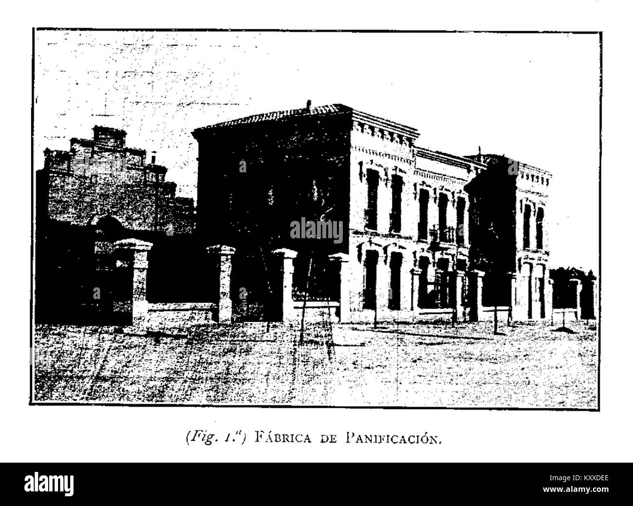 Fotografia della fabbrica di panificio di Madrid, progettata dall'architetto Manuel Medrano nel 1907, che illustra l'architettura industriale e le innovazioni di design dei primi anni del XX secolo in Spagna. Foto Stock