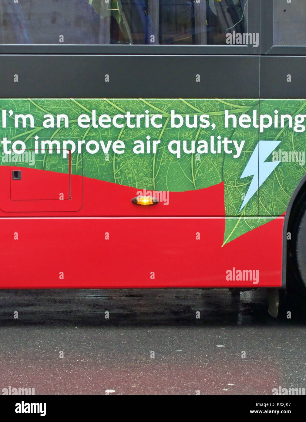 Introdotta recentemente bus elettrico nel centro di Londra che contribuisce a ridurre l'inquinamento Foto Stock