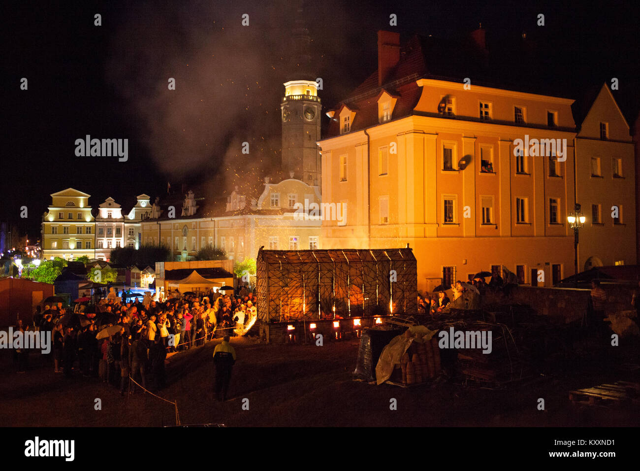 Una casa del fuoco. Mateusz Grobelny il forno. Bolesławiec - la città della ceramica Foto Stock